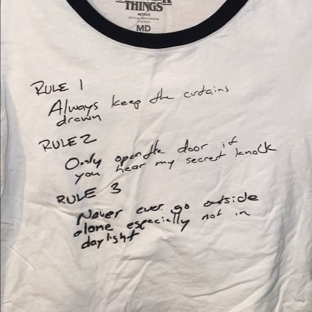 Stranger Things T-Shirt - Picture 4 of 4